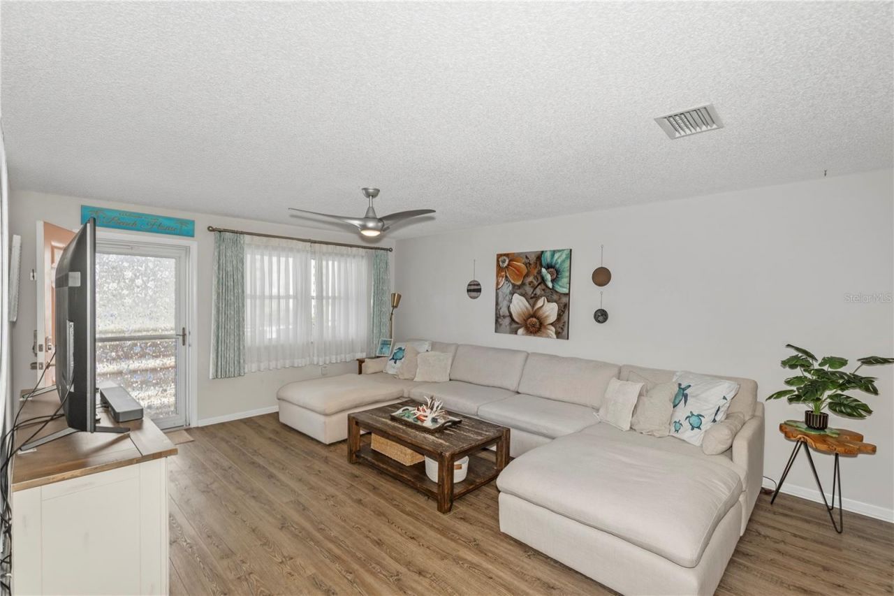 6025 Shore Boulevard S, Unit 406, Gulfport, FL 33707 Photo