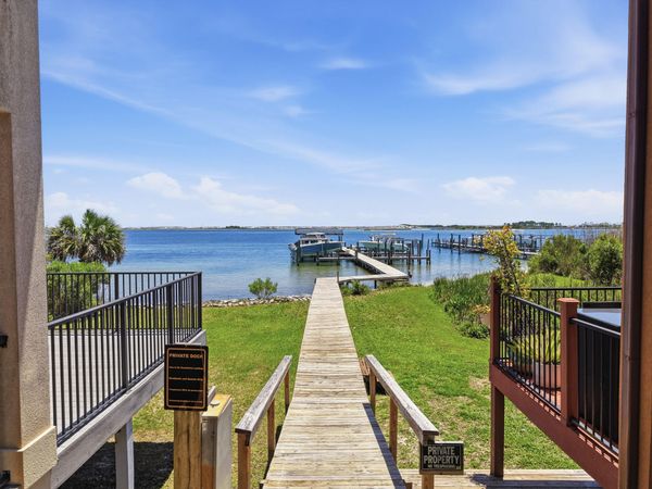490 Soundview Court, Mary Esther, FL 32569