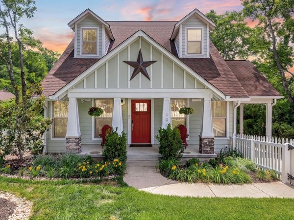 194 37th Ave N, Nashville, TN 37209