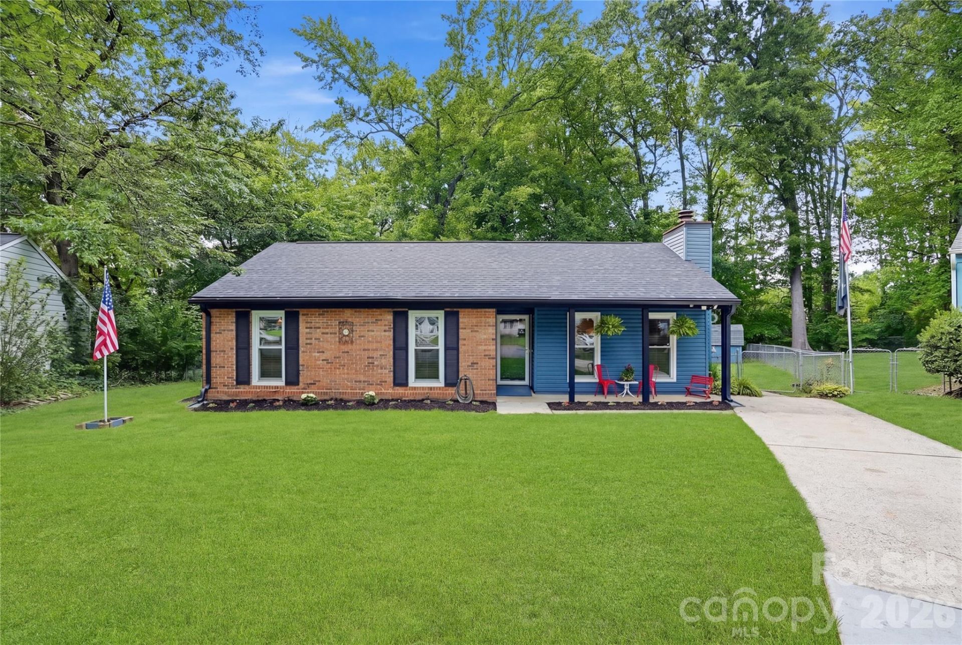 6804 Delta Lake Drive, Charlotte, NC 28215 Main Photo