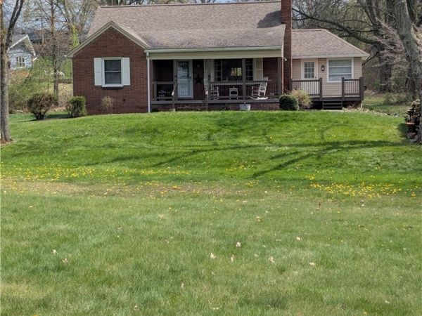 3106 Fernwood Ln, New Castle, PA 16105