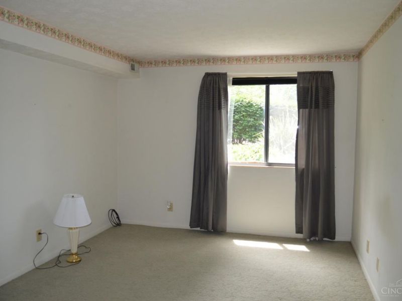 5981 Meadowcreek Drive, Unit 1, Miami Twp, OH 45150 Photo 9