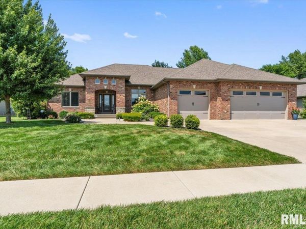1809 FOREST GLEN Street, Chatham, IL 62629