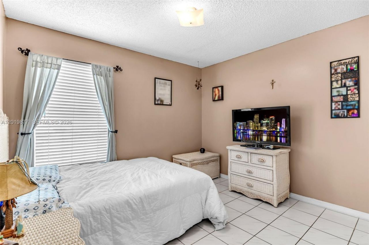 13520 SW 180th Ter , Miami, FL 33177 Photo