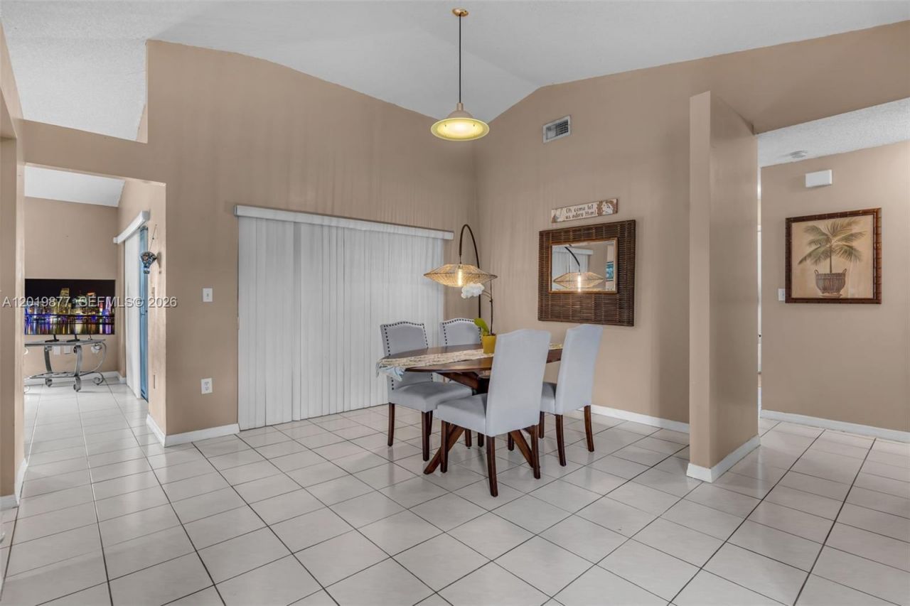 13520 SW 180th Ter , Miami, FL 33177 Photo