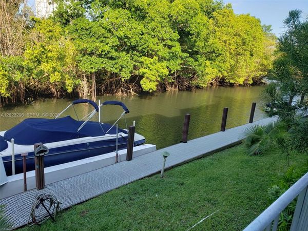 1860 Venice Park Dr, Unit 107, North Miami, FL 33181