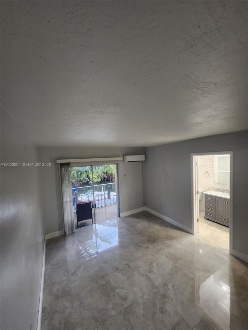 1860 Venice Park Dr, Unit 107, North Miami, FL 33181 Photo