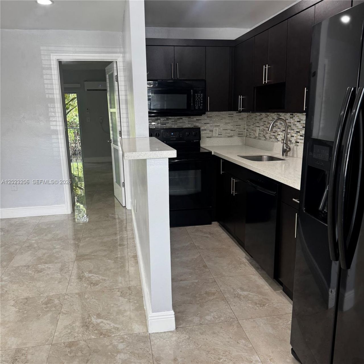 1860 Venice Park Dr, Unit 107, North Miami, FL 33181 Photo