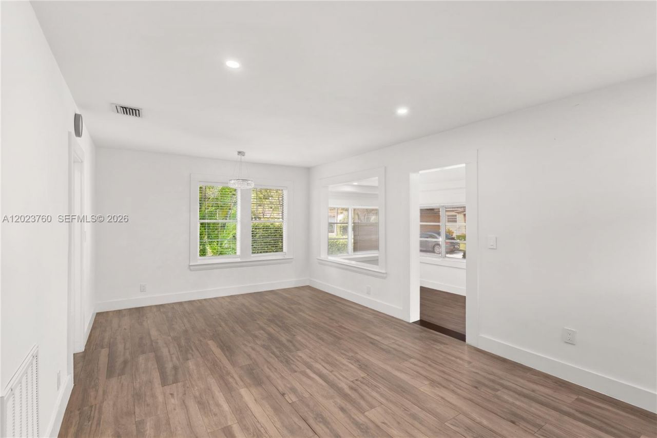 900 Tangier St, Coral Gables, FL 33134 Photo
