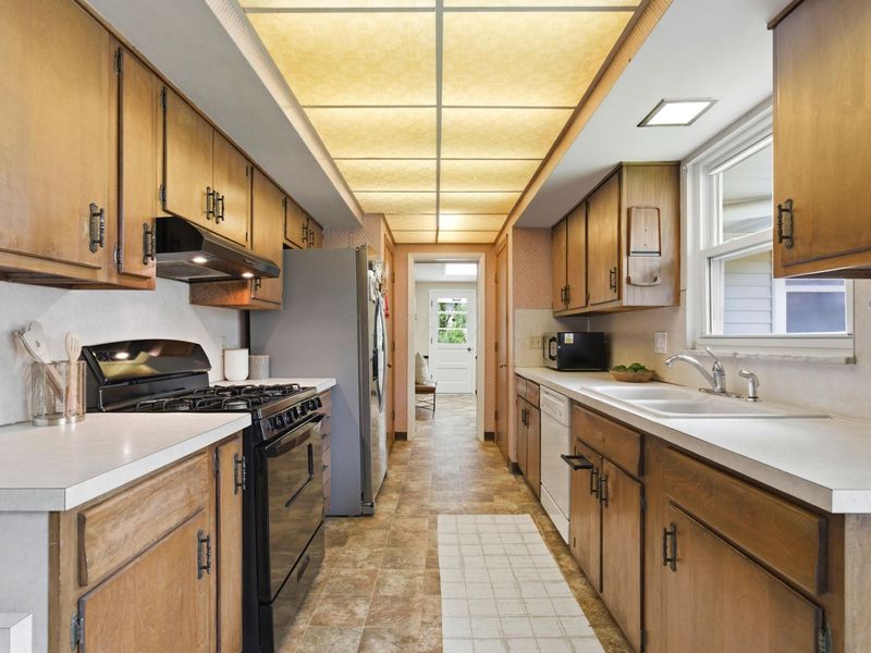 1461 Ridgeview Road, Columbus, OH 43221 Photo 18