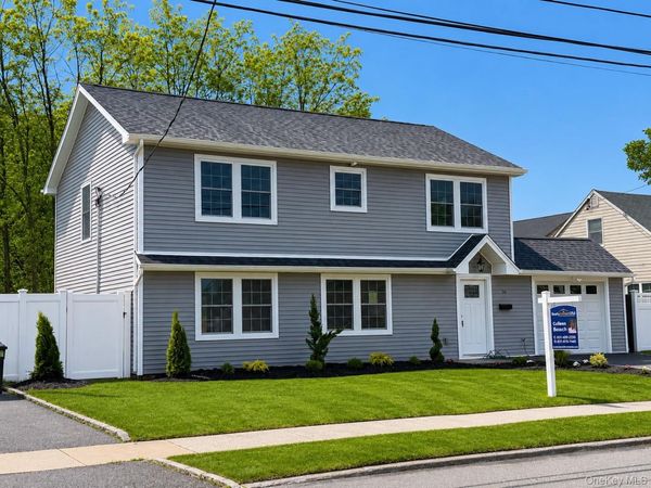 36 William Street, Copiague, NY 11726