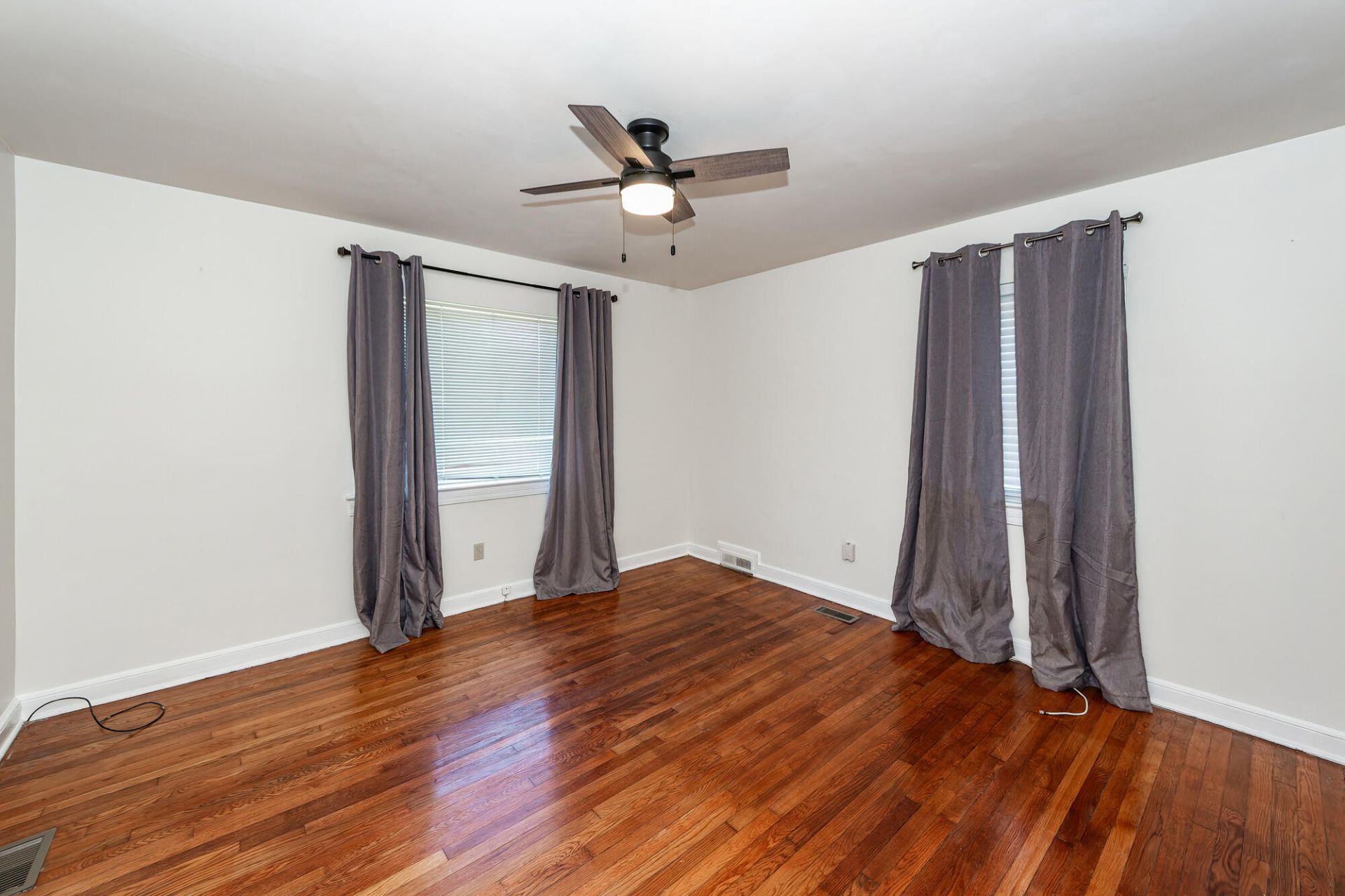 110 Gordon Street Photo 11