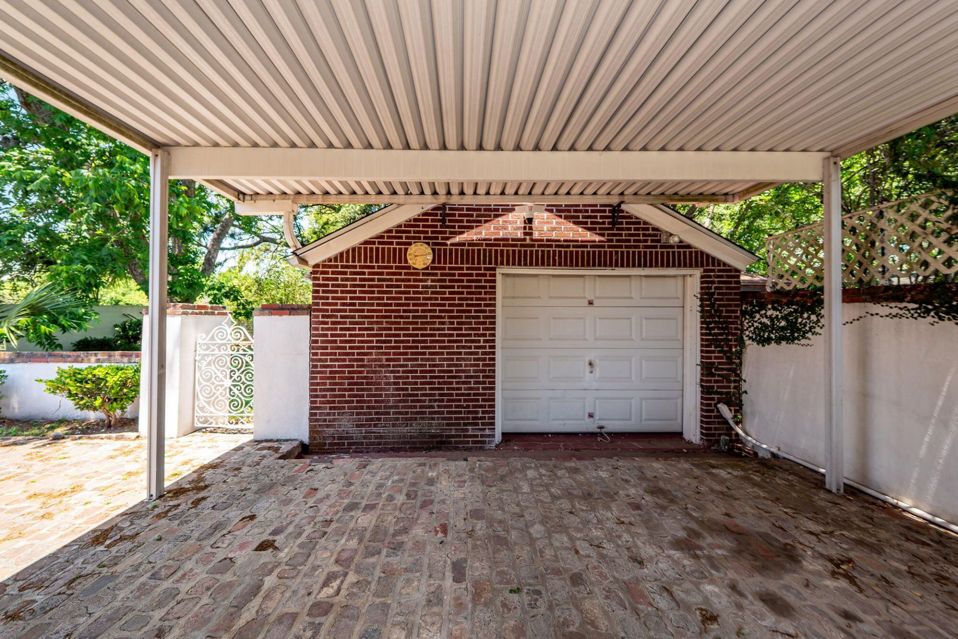 110 Gordon Street Photo 6