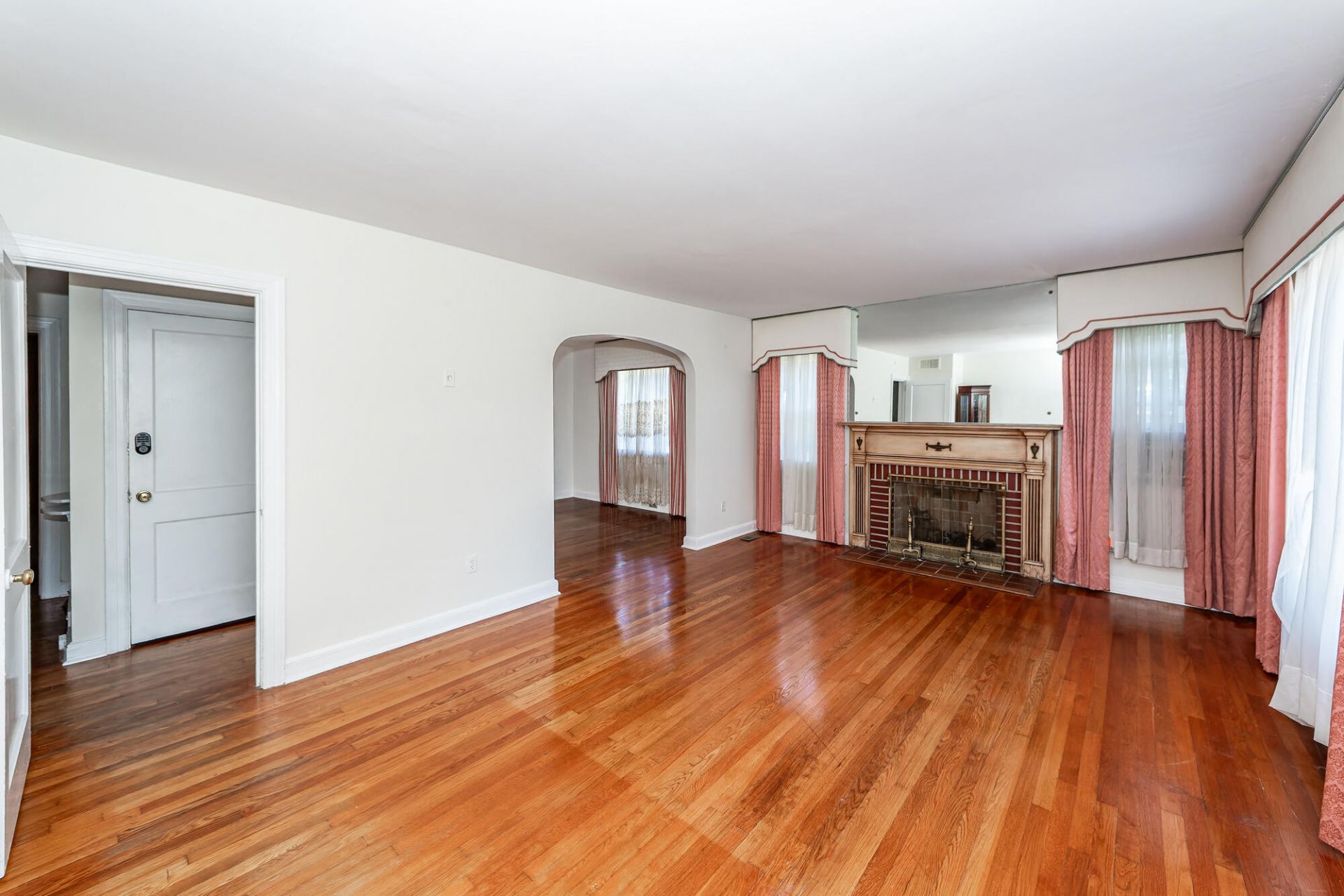 110 Gordon Street Photo 7