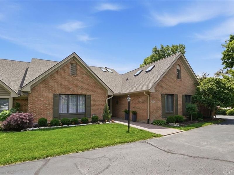 584 Cottingwood Court, Dayton, OH 45429 Photo 3