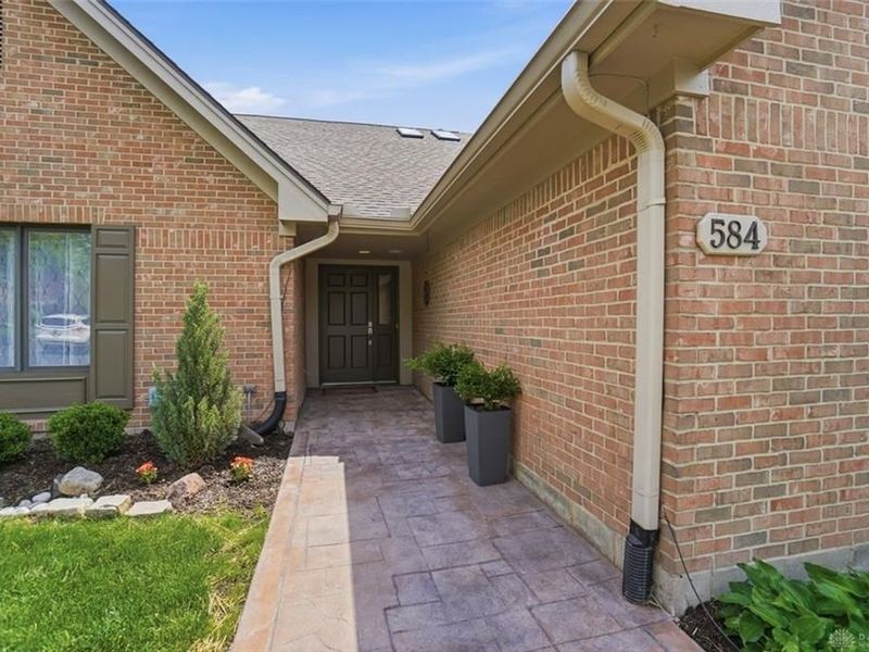 584 Cottingwood Court, Dayton, OH 45429 Photo 5