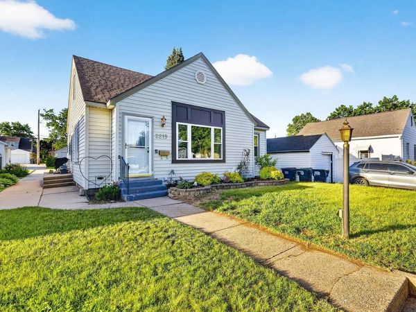 2219 Jackson Street, La Crosse, WI 54601