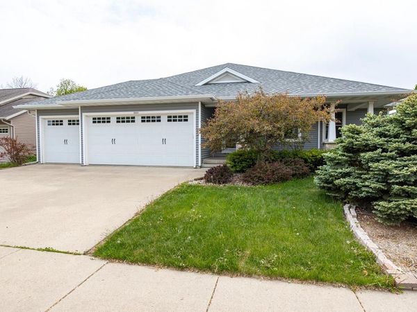 3221 MOCKINGBIRD WAY, Oshkosh, WI 54904