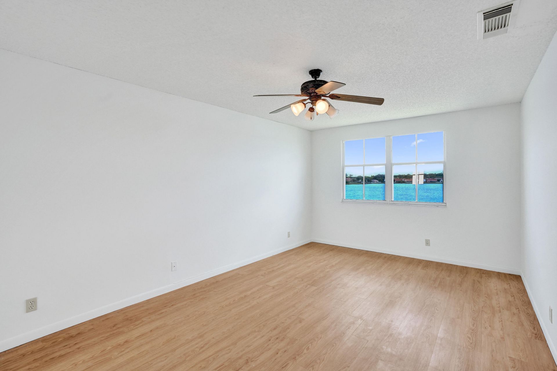 6733 Bayfront Drive, Margate, FL 33063 Photo