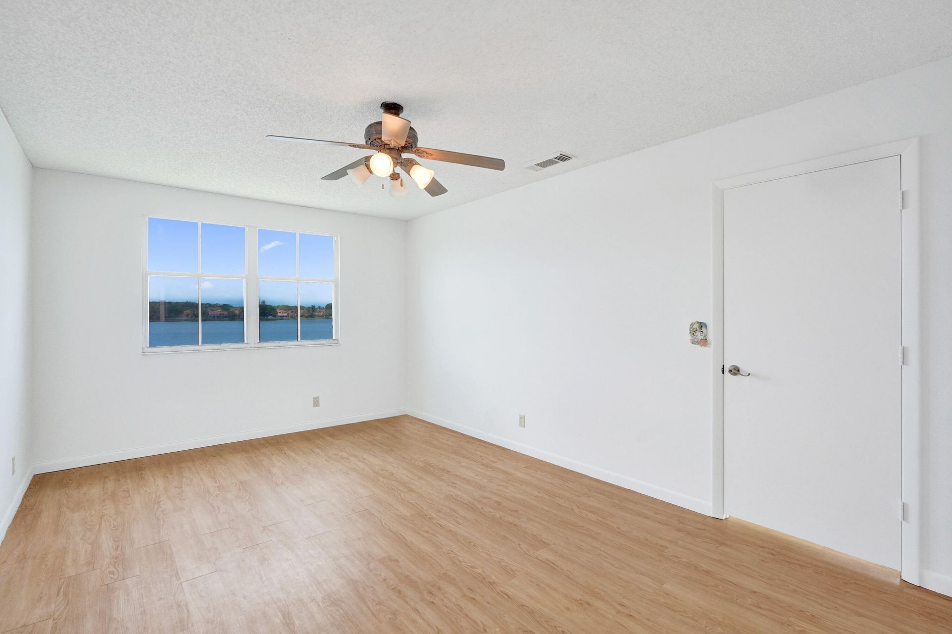 6733 Bayfront Drive, Margate, FL 33063 Photo