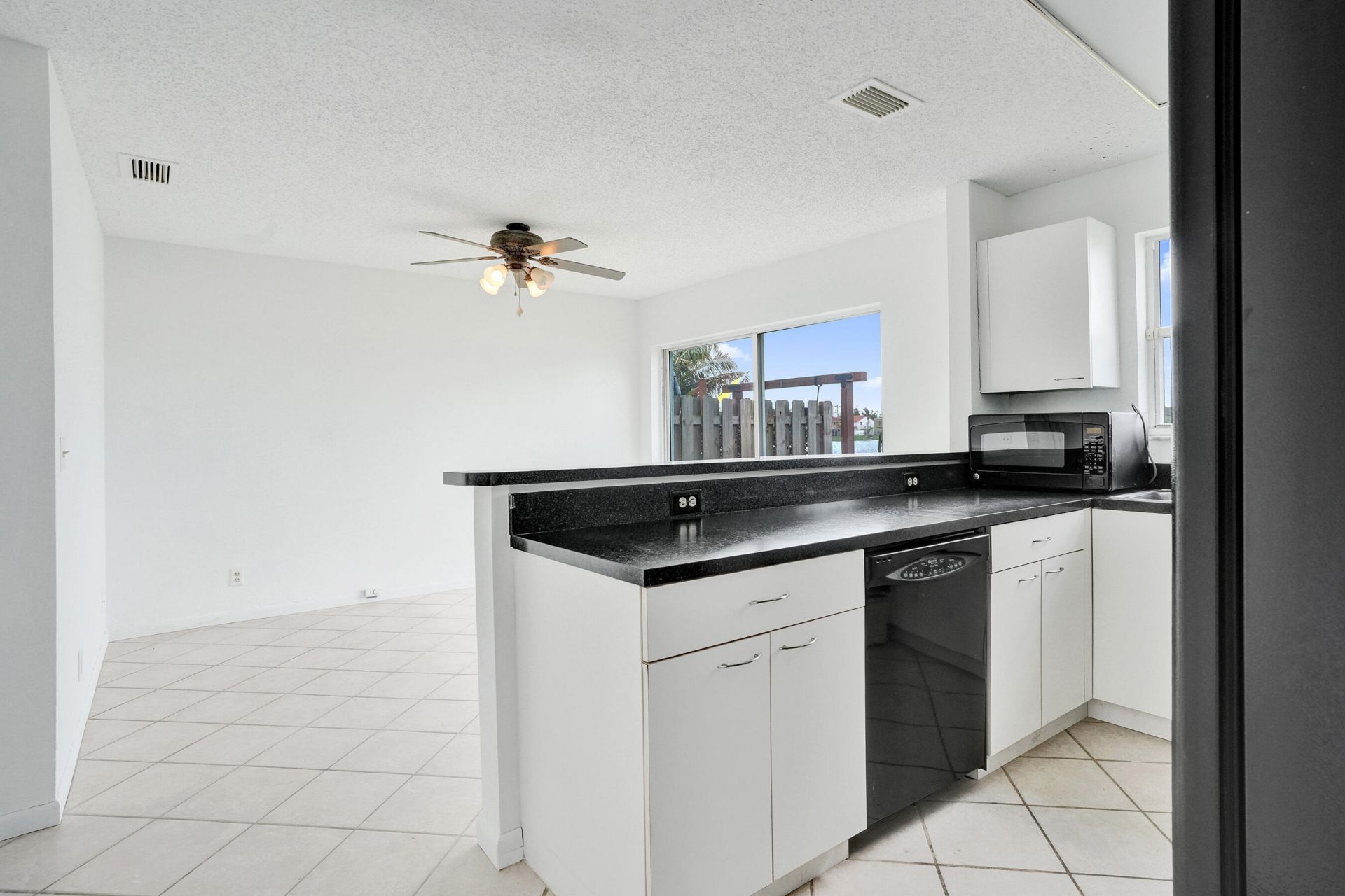 6733 Bayfront Drive, Margate, FL 33063 Photo