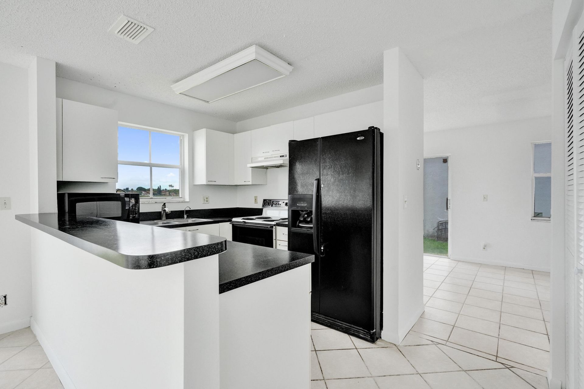 6733 Bayfront Drive, Margate, FL 33063 Photo