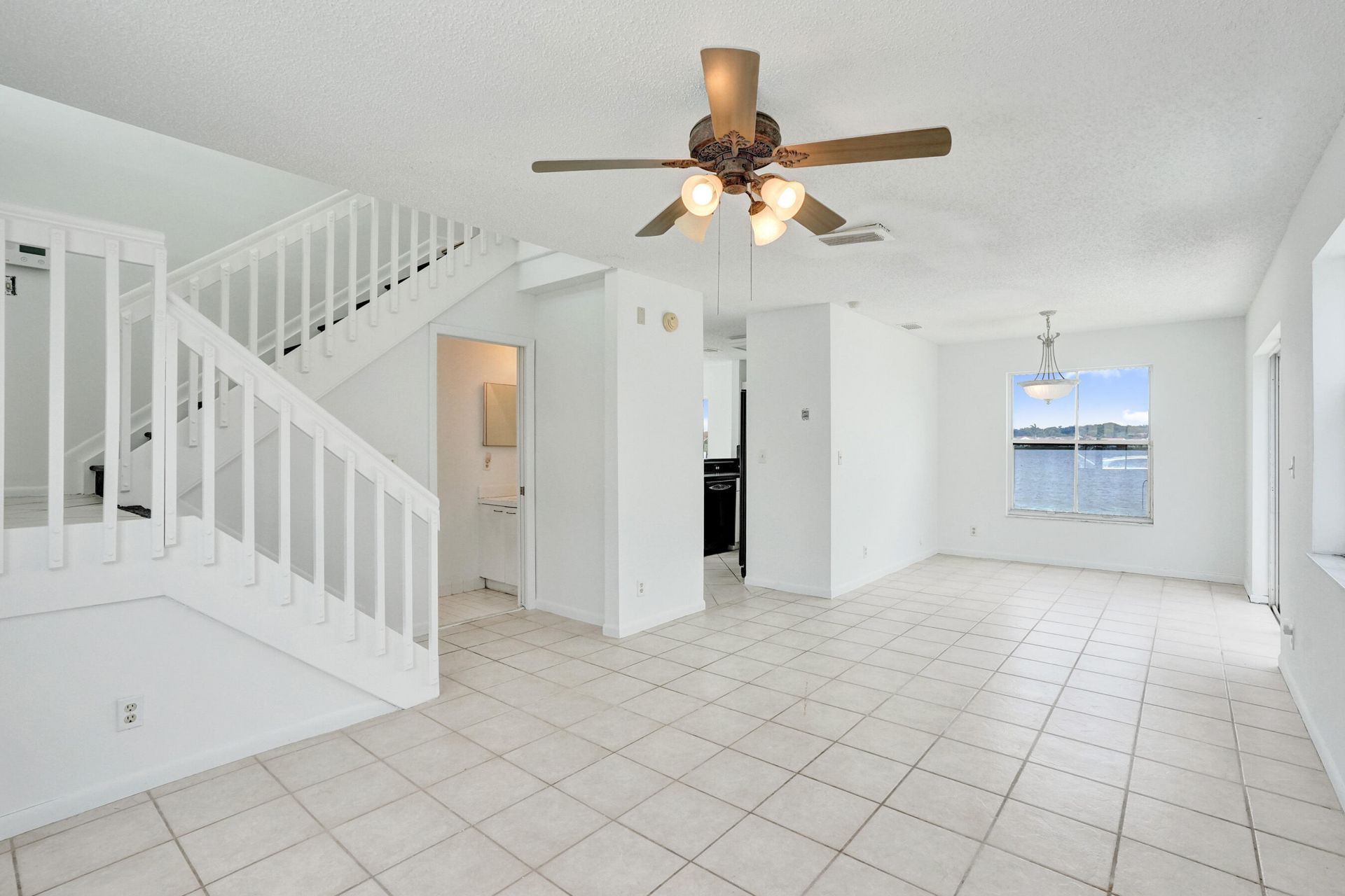 6733 Bayfront Drive, Margate, FL 33063 Photo