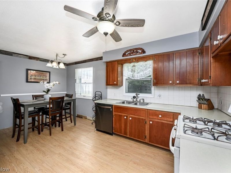 614 N Hidden Valley Road, Cuyahoga Falls, OH 44223 Photo 16