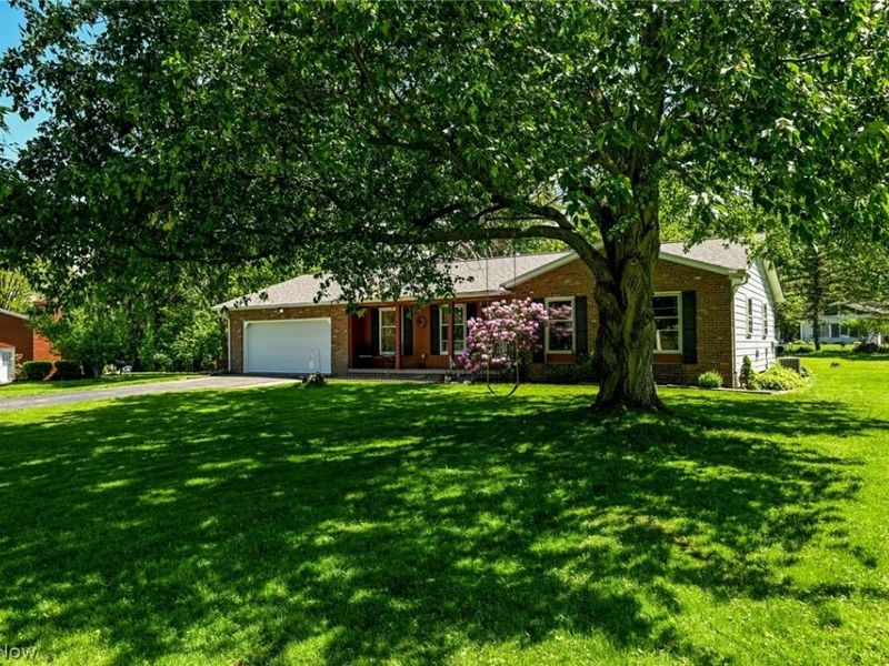 614 N Hidden Valley Road, Cuyahoga Falls, OH 44223 Photo 3