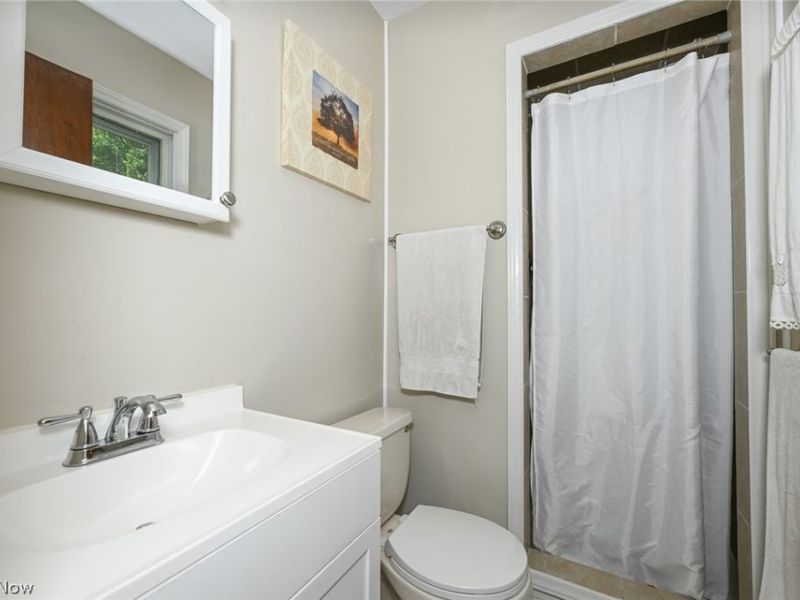 614 N Hidden Valley Road, Cuyahoga Falls, OH 44223 Photo 32