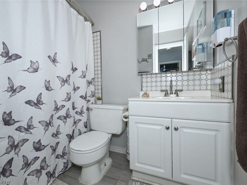 614 N Hidden Valley Road, Cuyahoga Falls, OH 44223 Photo 38
