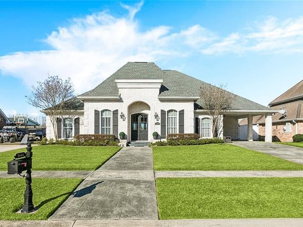2444 SOUTH LAKE Boulevard , Violet, LA 70092