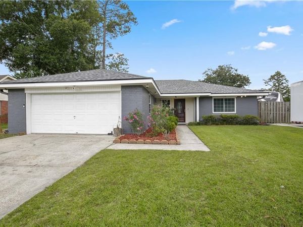 124 KINGSTON Drive, Slidell, LA 70458
