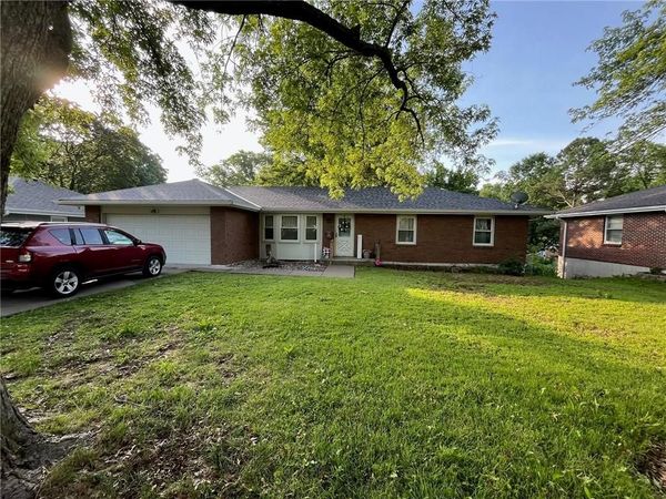 5317 Queal Drive, Shawnee, KS 66203