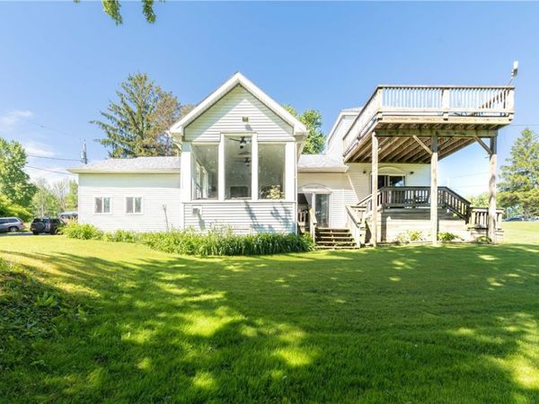 10293 Connecticut Ave , Wolcott, NY 14590