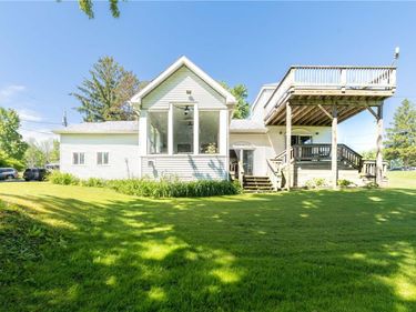10293 Connecticut Ave, Wolcott, NY 14590