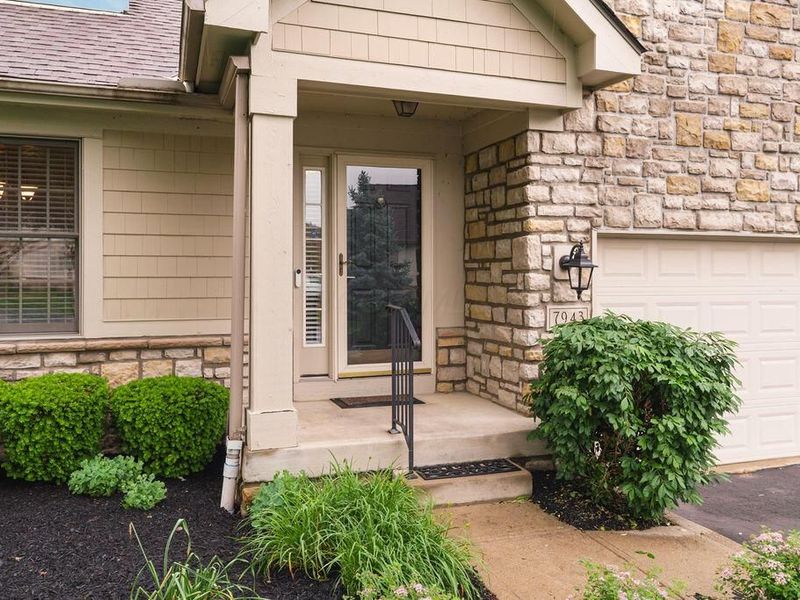 7943 Linksview Circle, Westerville, OH 43082 Photo 2