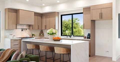 401 East St, Roseville, CA 95678 Photo