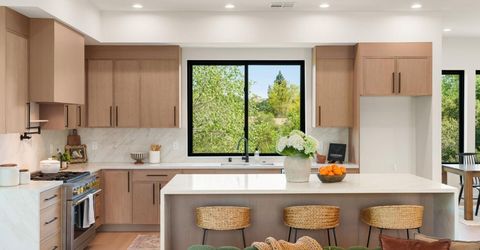 401 East St, Roseville, CA 95678 Photo