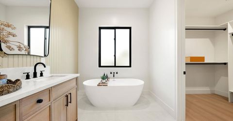 401 East St, Roseville, CA 95678 Photo