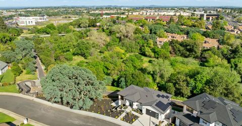 401 East St, Roseville, CA 95678 Photo