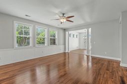 104 Pavilion Street photo 4