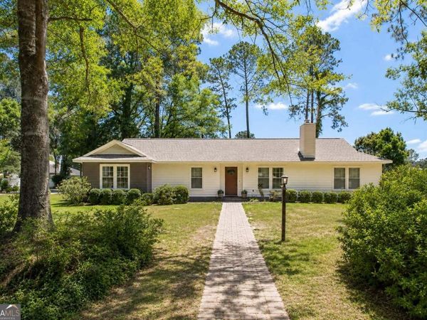 670 Hillmont Drive, Waycross, GA 31503