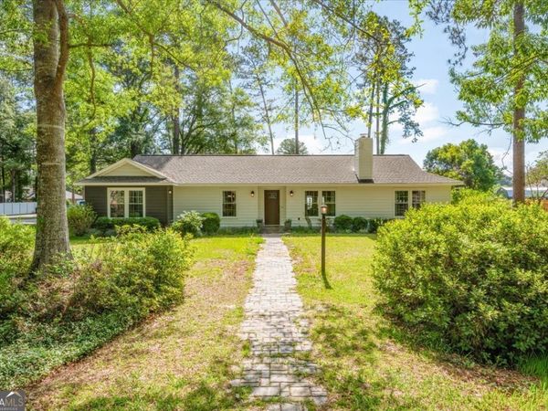670 Hillmont Drive, Waycross, GA 31503