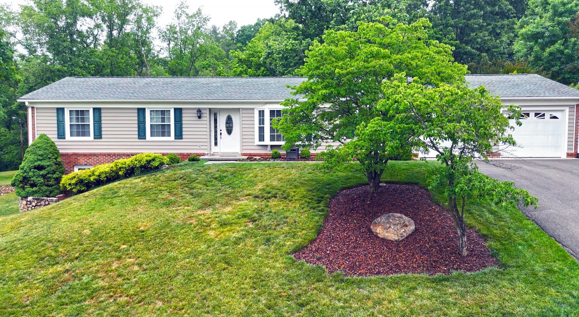 5333 Fordwick Dr , Roanoke, VA 24018 Main Photo