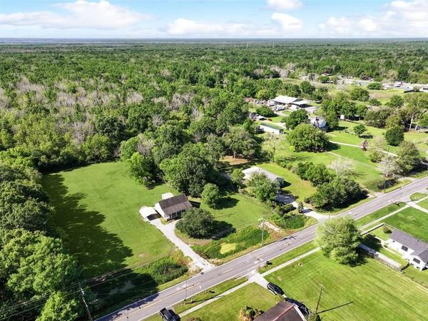 1558 BAYOU Road , St Bernard, LA 70085