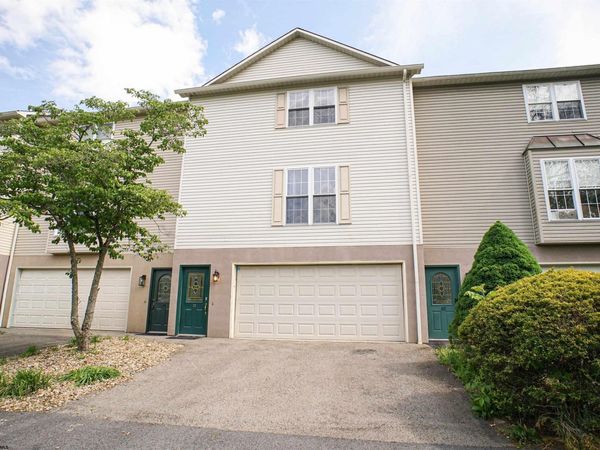 12 Clear Spring Drive, Morgantown, WV 26508