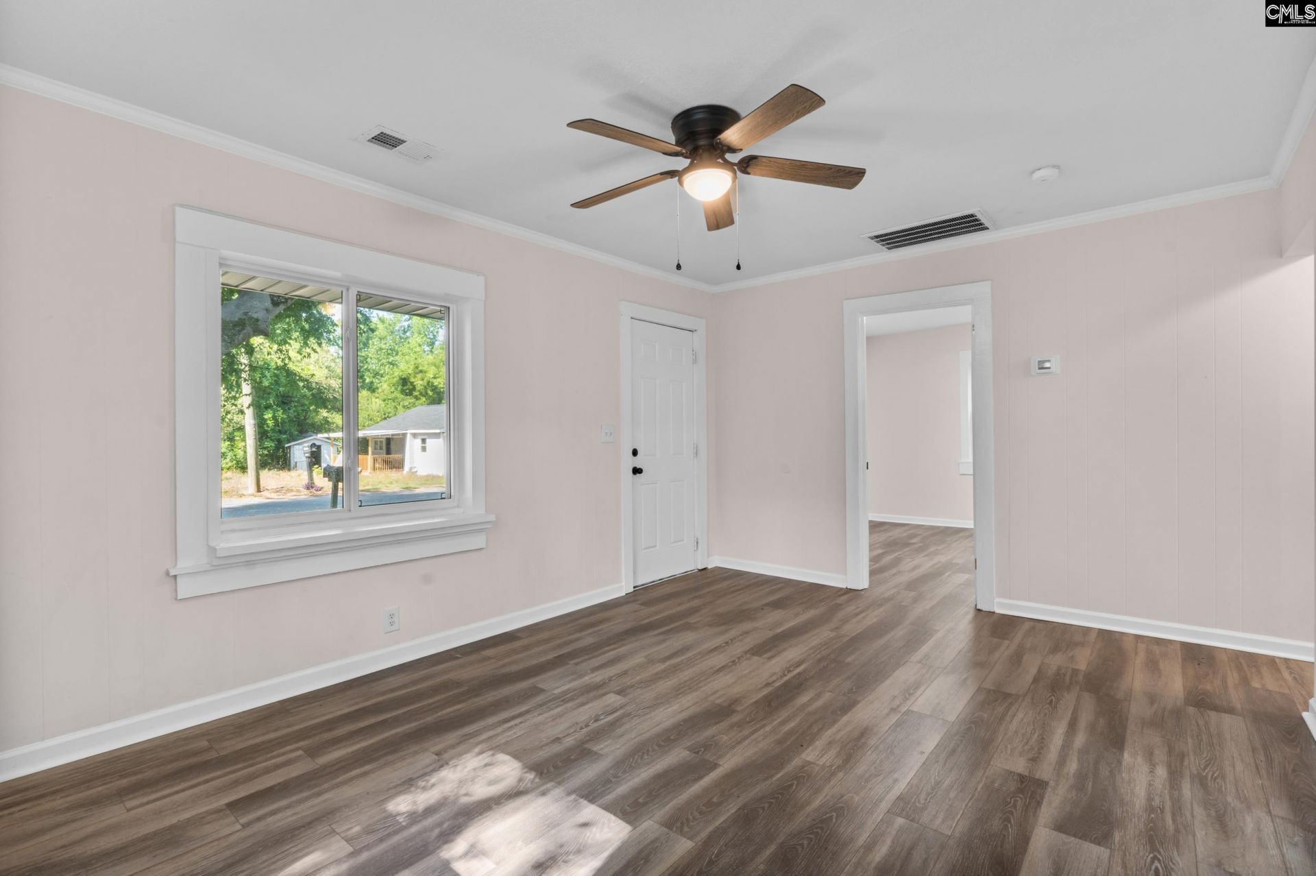 375 W 7th Street  Photo 4