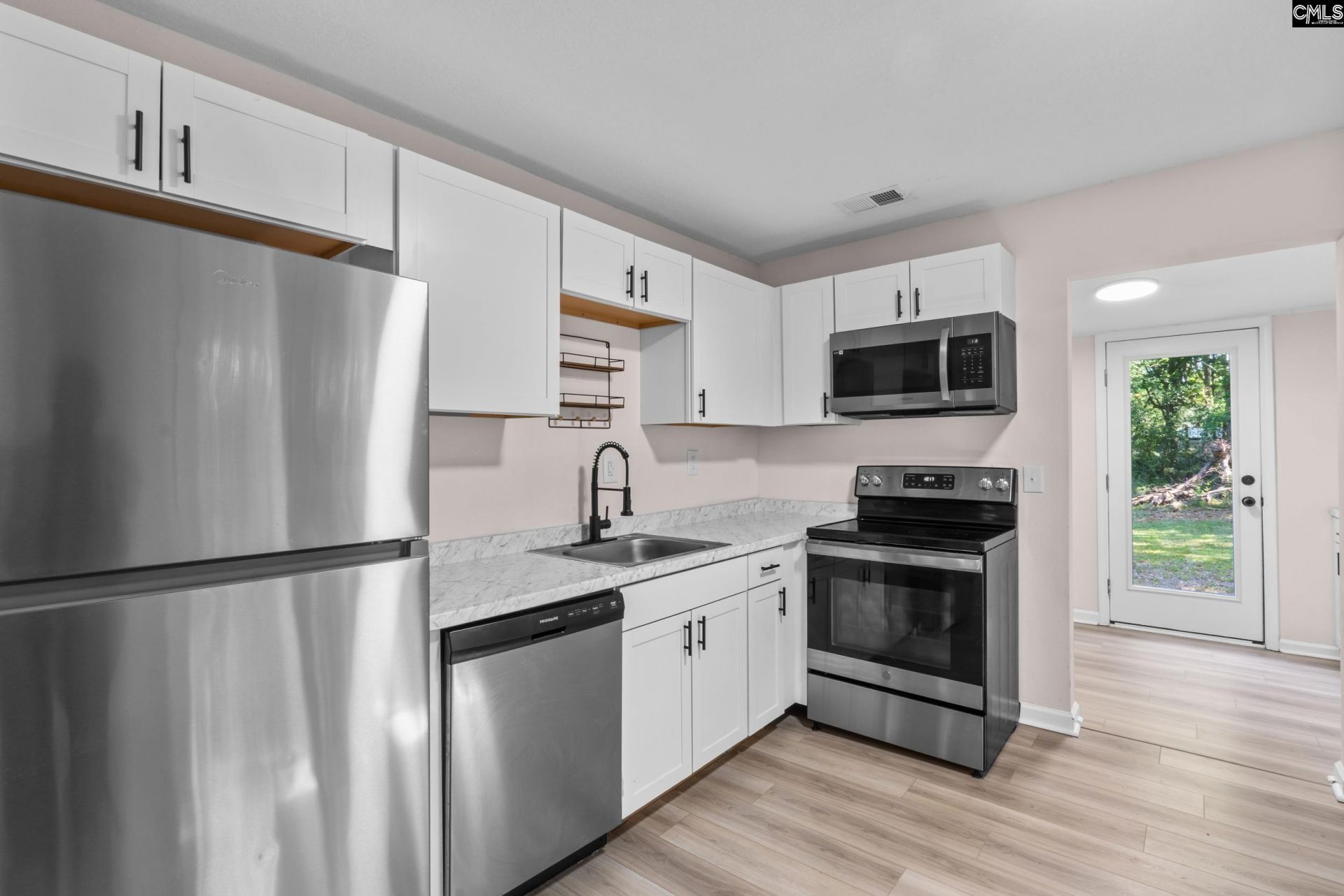 375 W 7th Street  Photo 8
