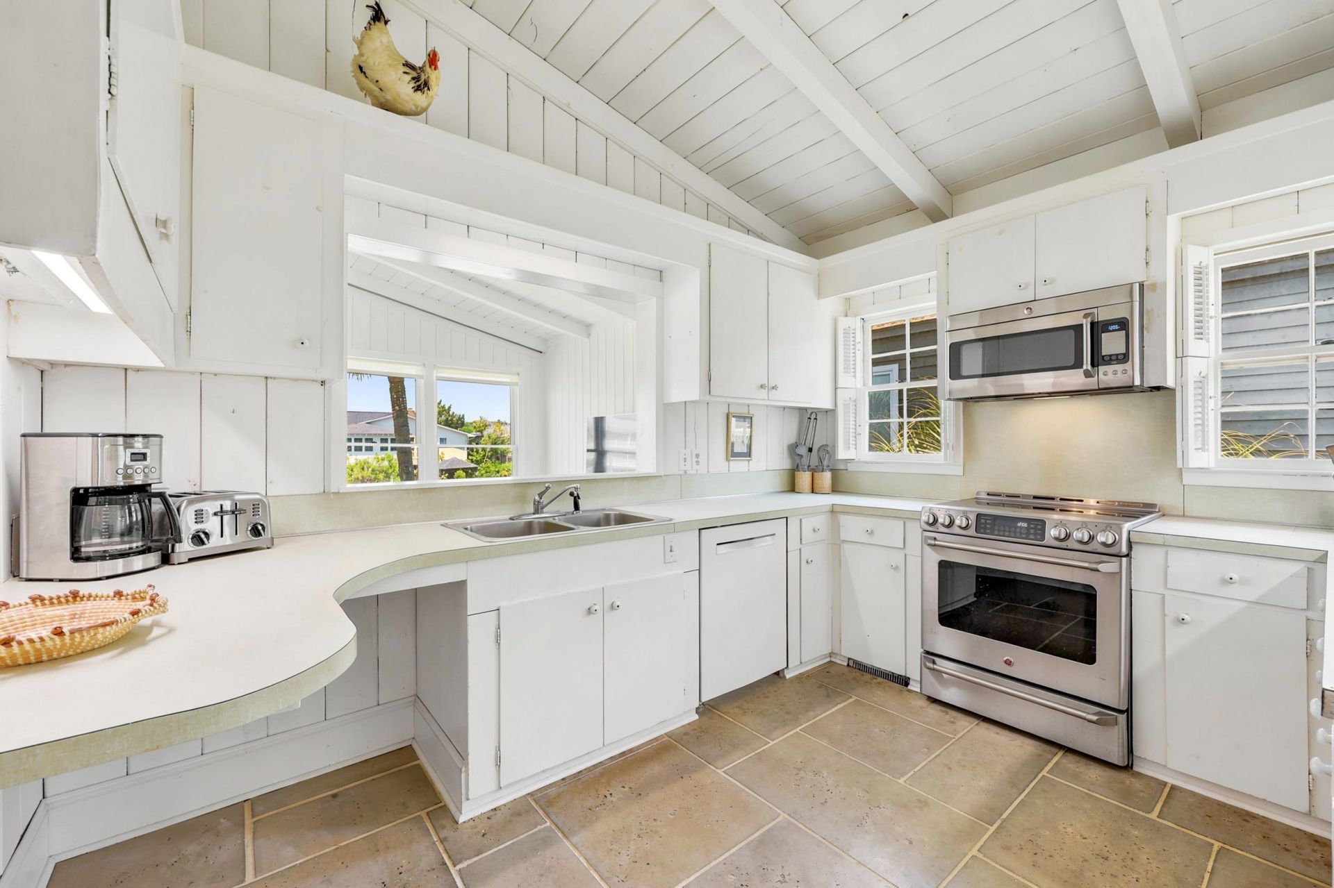 370 Sundial Dr. Photo 14